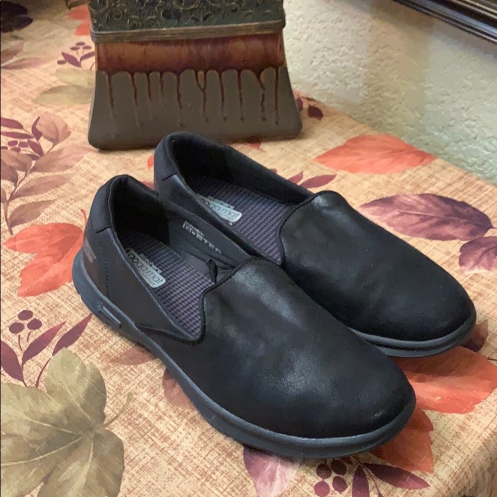 Sketchers Shoes